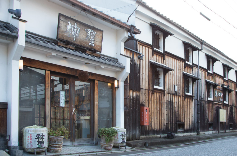 神聖 酒蔵直売店 外観